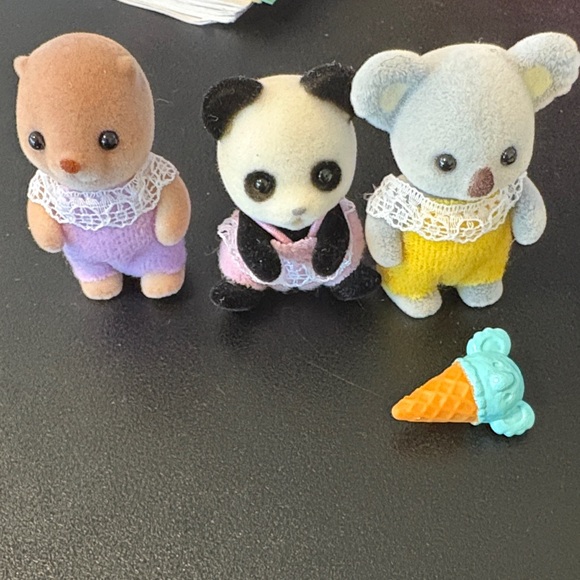 Calico Critters Adorable Plush Animal Trio with Ice Cream Accessory - Picture 1 of 2